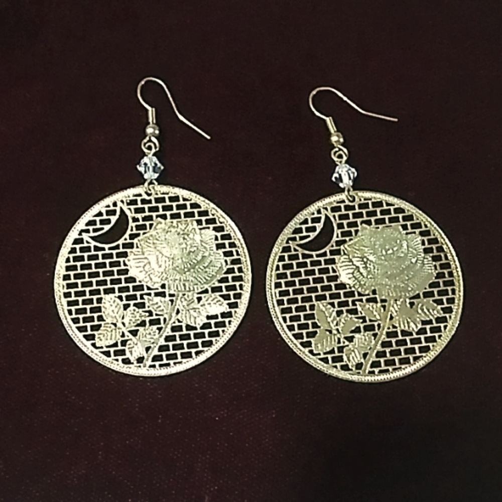 Amazing Cut-out Gold Tonned Disk Earrings